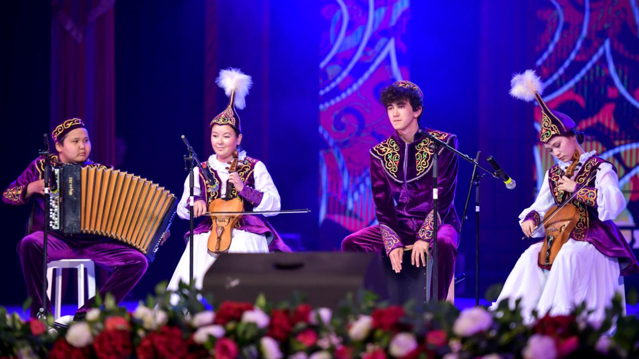 Kırgızistan’da 5. Uluslararası Çocuk Folklor Festivali başladı
